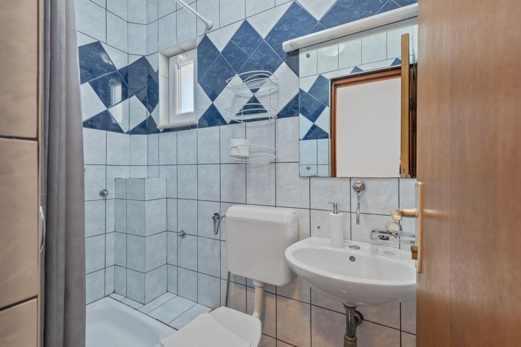 83393_3696_1748967573